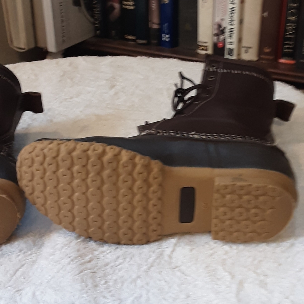 L.L. Bean womens size 7 lined duck boots - Picture 3 of 12